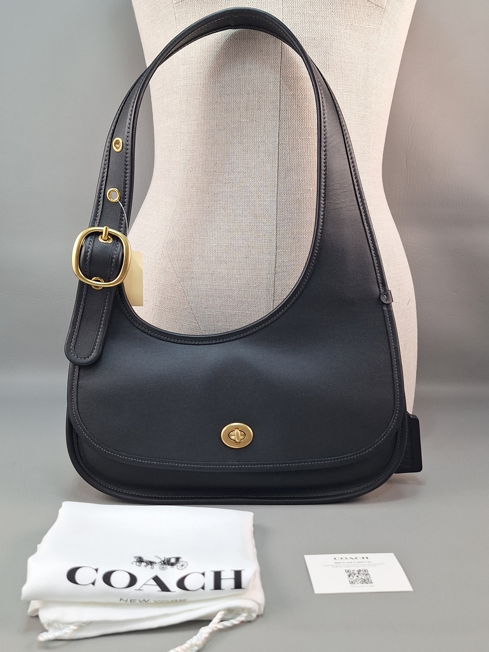 COACH Cashin Carry Leather Crescent Brass Black CY923 NWT Shoulder Bag